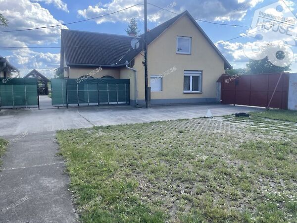 Eladó ház Csemő