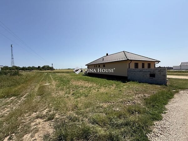 Eladó földterület Mihályi