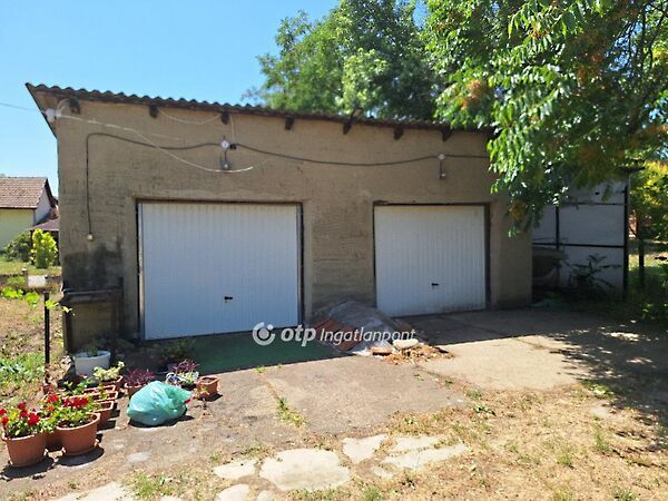 Eladó földterület Abádszalók