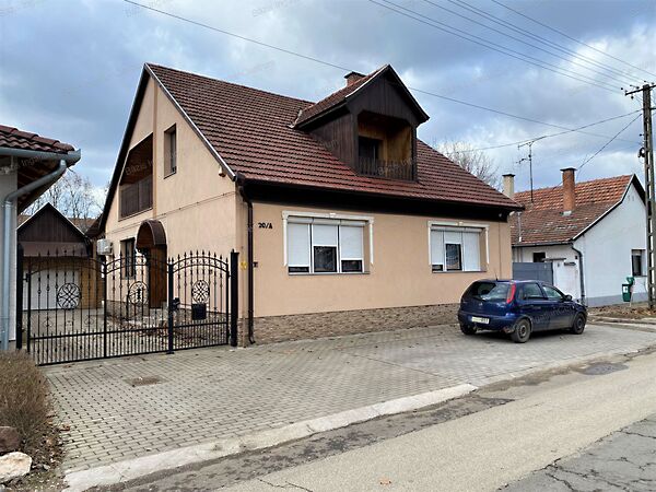 Eladó ház Kiskunhalas, Felsőváros