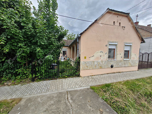 Eladó ház Dombóvár