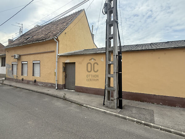 Eladó ház Győr, Újváros