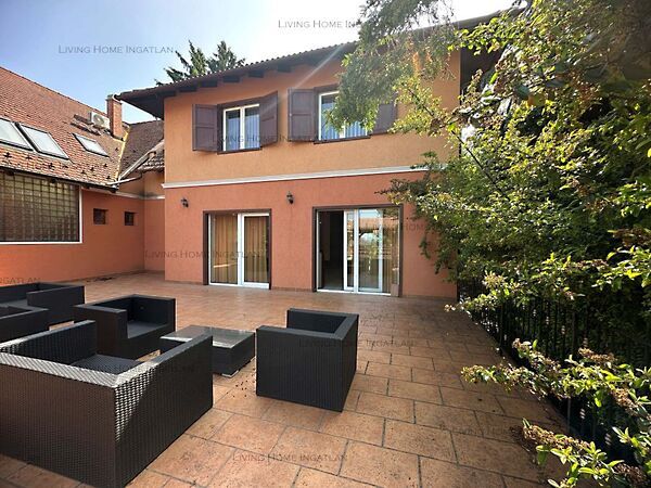 Eladó ház Budapest, III. kerület, Testvérhegy