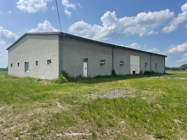 Eladó ipari Levelek