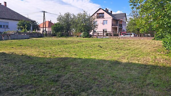 Eladó földterület Encs