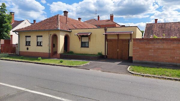 Eladó ház Gyula, Belváros