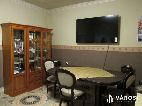 Eladó ház Érsekvadkert