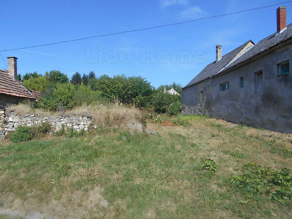 Eladó földterület Sümegprága