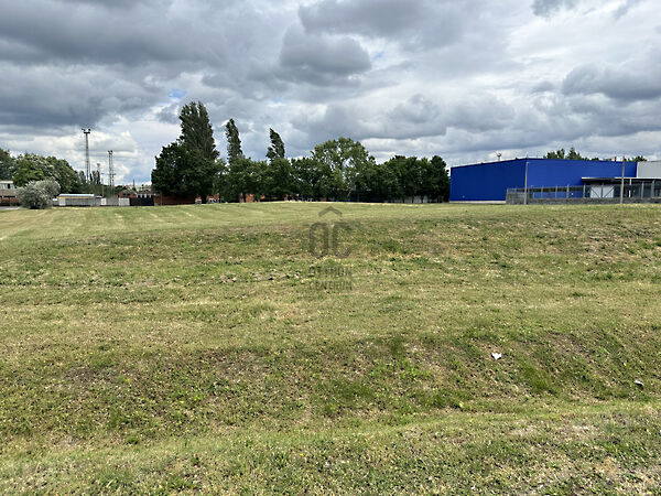 Eladó földterület Szolnok
