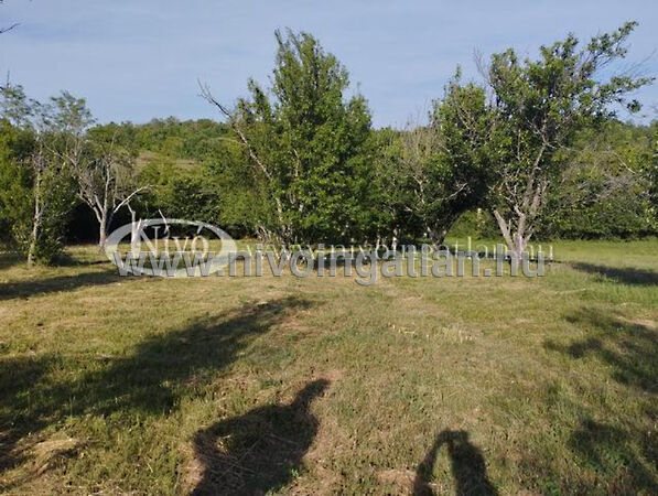 Eladó földterület Balatonkenese