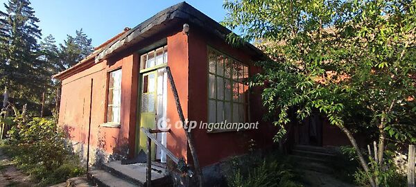 Eladó ház Csögle
