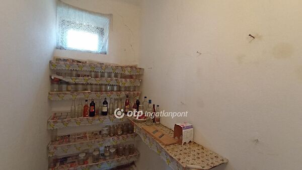 Eladó ház Jászfényszaru