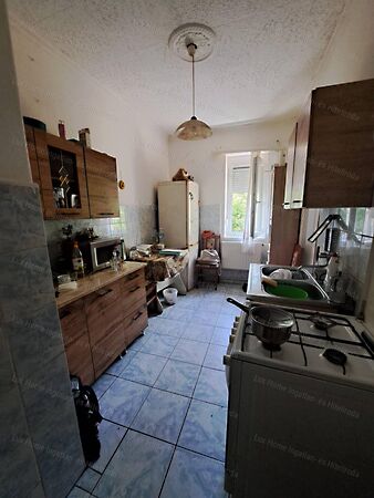 Eladó lakás Oroszlány