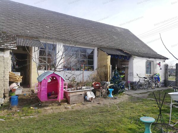 Eladó ház Dunafalva