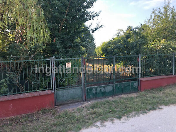 Eladó földterület Szigetújfalu