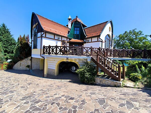 Eladó ház Esztergom