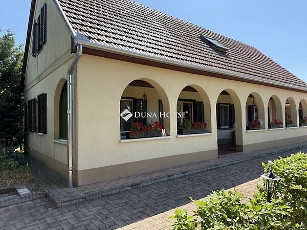 Eladó ház Balatonfenyves