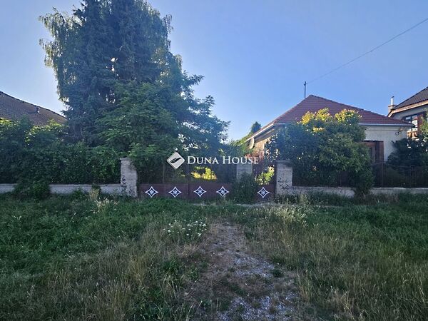 Eladó ház Dunaszeg