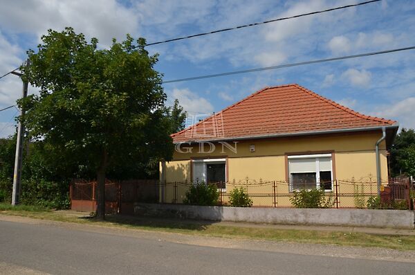 Eladó ház Taktaharkány