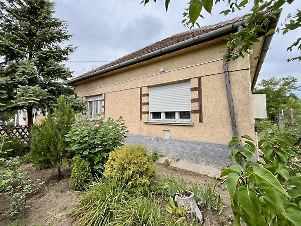 Eladó ház Szentmártonkáta