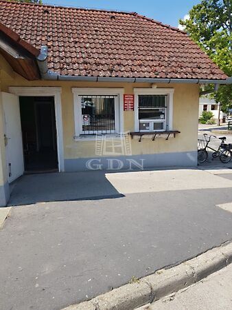 Eladó üzleti Gyönk