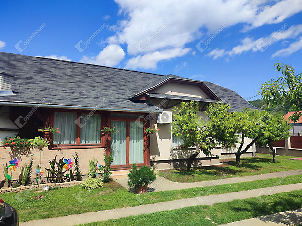 Eladó ház Felsőrajk