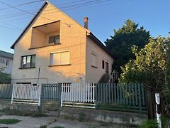 Eladó ház Taksony