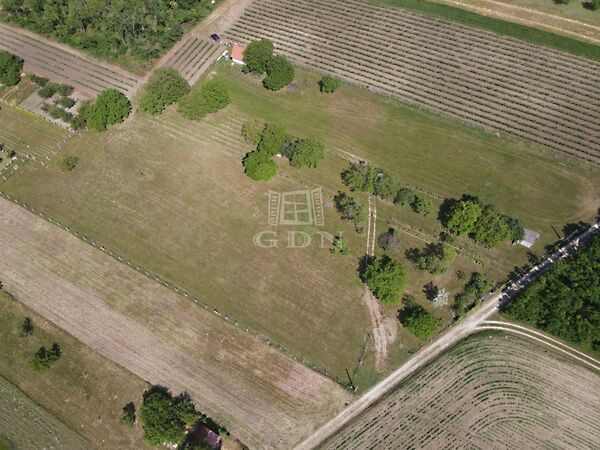 Eladó földterület Lovasberény