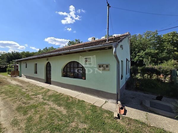 Eladó ház Nemesdéd