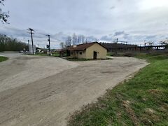 Eladó üzleti Mende