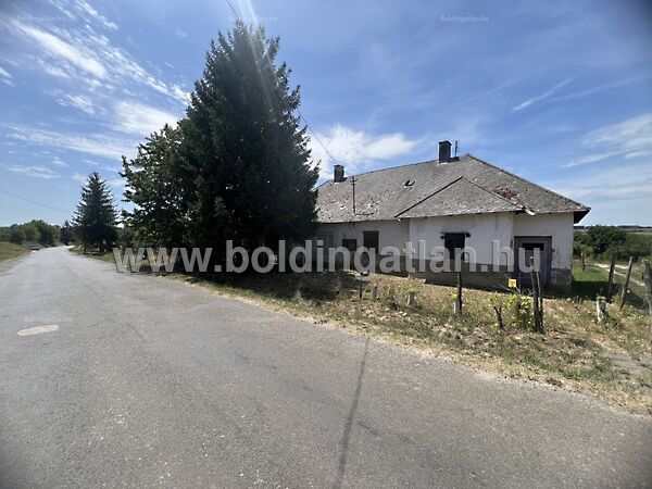 Eladó ház Felsőmocsolád