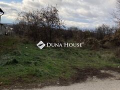 Eladó földterület Mány
