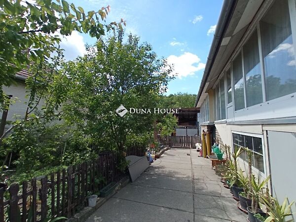 Eladó ház Sóskút