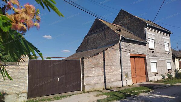 Eladó ház Szeremle