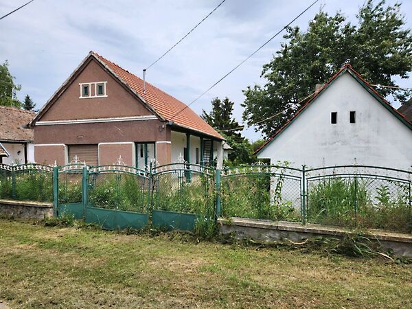 Eladó ház Geresdlak