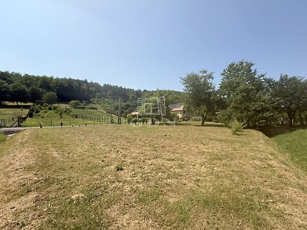 Eladó földterület Böde