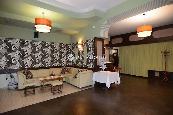 Eladó üzleti Nagykőrös