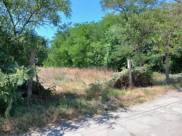 Eladó földterület Cegléd