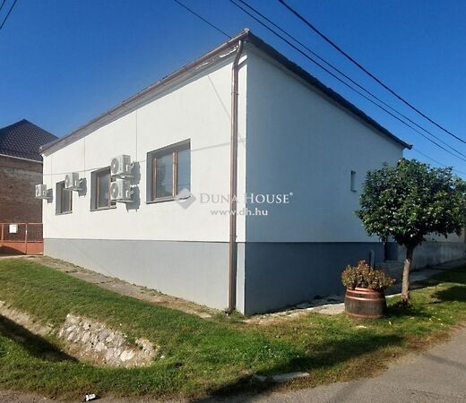 Eladó lakás Pécsudvard