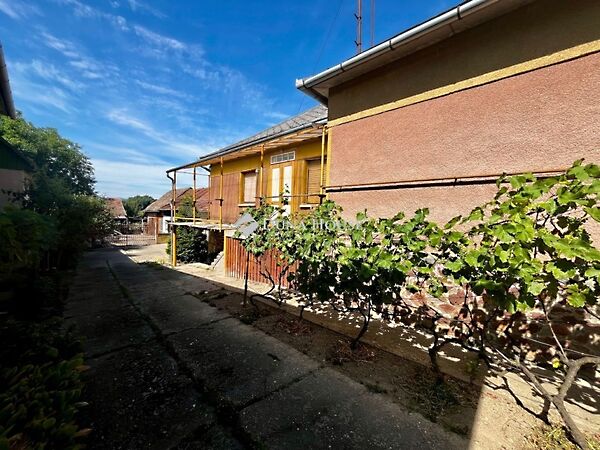 Eladó ház Bonyhád