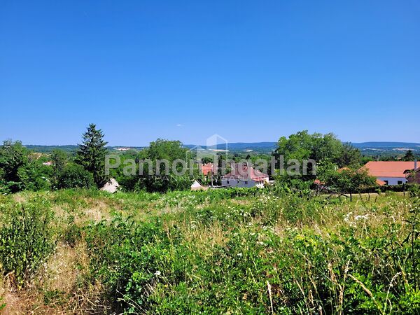 Eladó földterület Magyarpolány