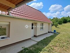 Eladó ház Bakonya
