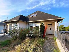 Eladó ház Győrújbarát