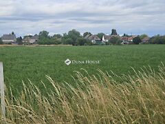 Eladó földterület Koroncó