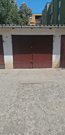 Eladó garázs Szarvas, Belváros