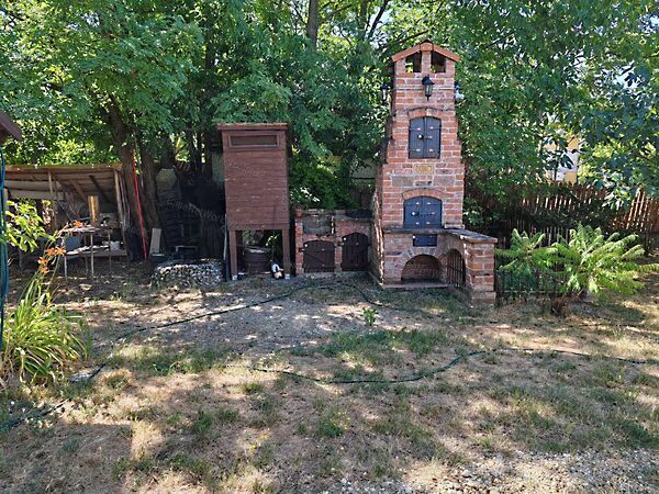 Eladó ház Újszász