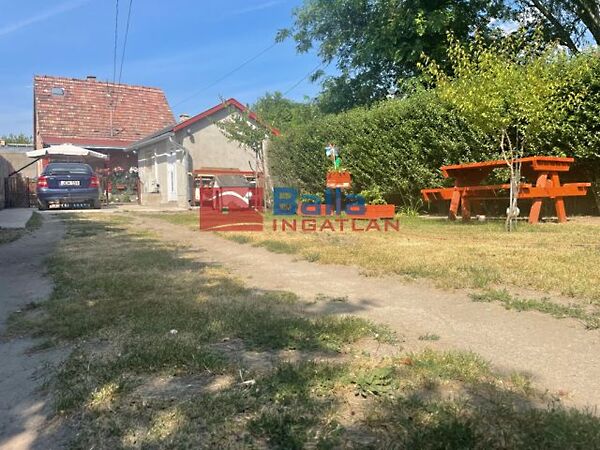 Eladó ház Csörög