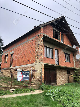 Eladó ház Oltárc