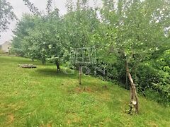 Eladó földterület Lakhegy