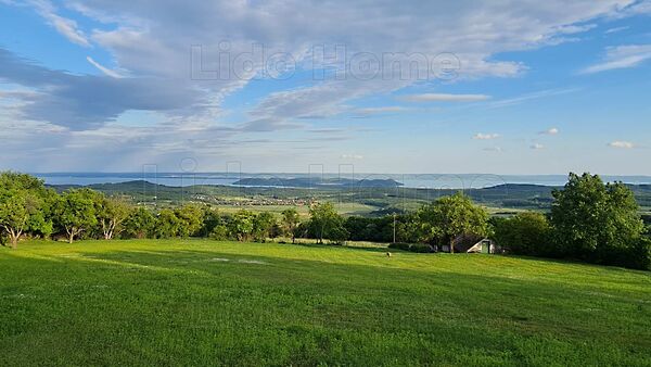 Eladó földterület Balatonszőlős
